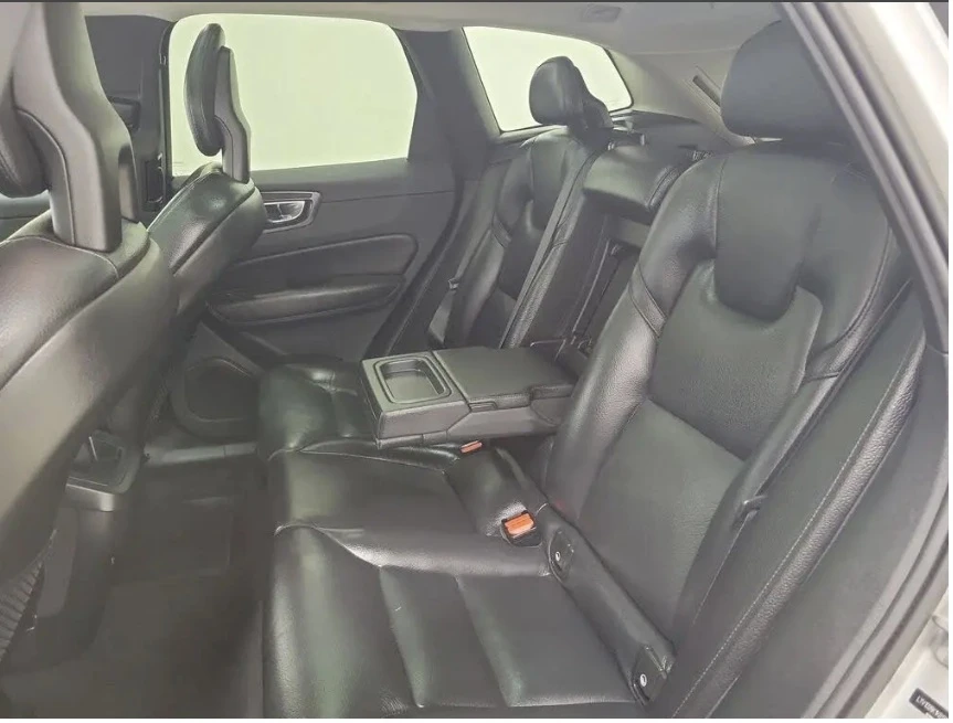 Volvo XC60 T5 Сервизна история, снимка 10 - Автомобили и джипове - 54571341