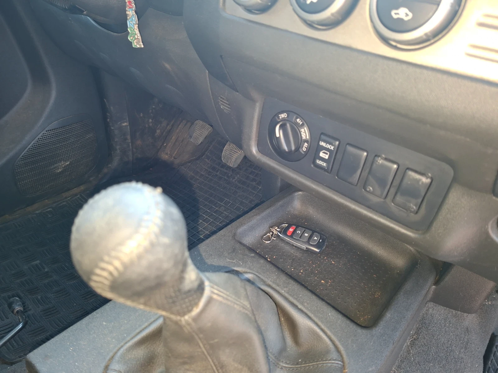 Nissan Navara, снимка 11 - Автомобили и джипове - 55072474