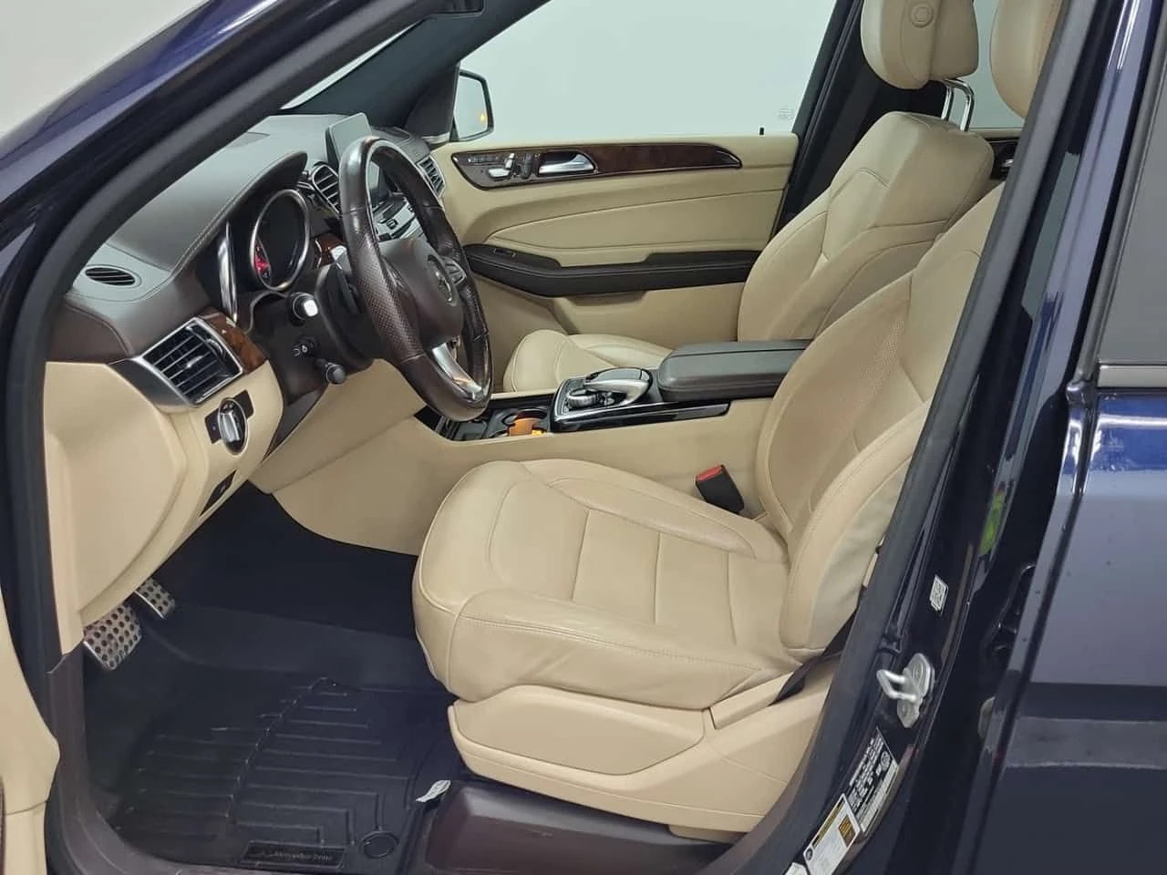 Mercedes-Benz GLE 450 AMG  * CARFAX * ОПЦИЯ ЗА ФИНАНСИРАНЕ, снимка 5 - Автомобили и джипове - 55338581