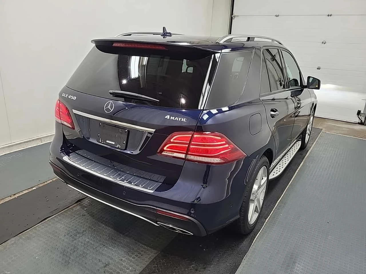 Mercedes-Benz GLE 450 AMG  * CARFAX * ОПЦИЯ ЗА ФИНАНСИРАНЕ, снимка 3 - Автомобили и джипове - 55338581