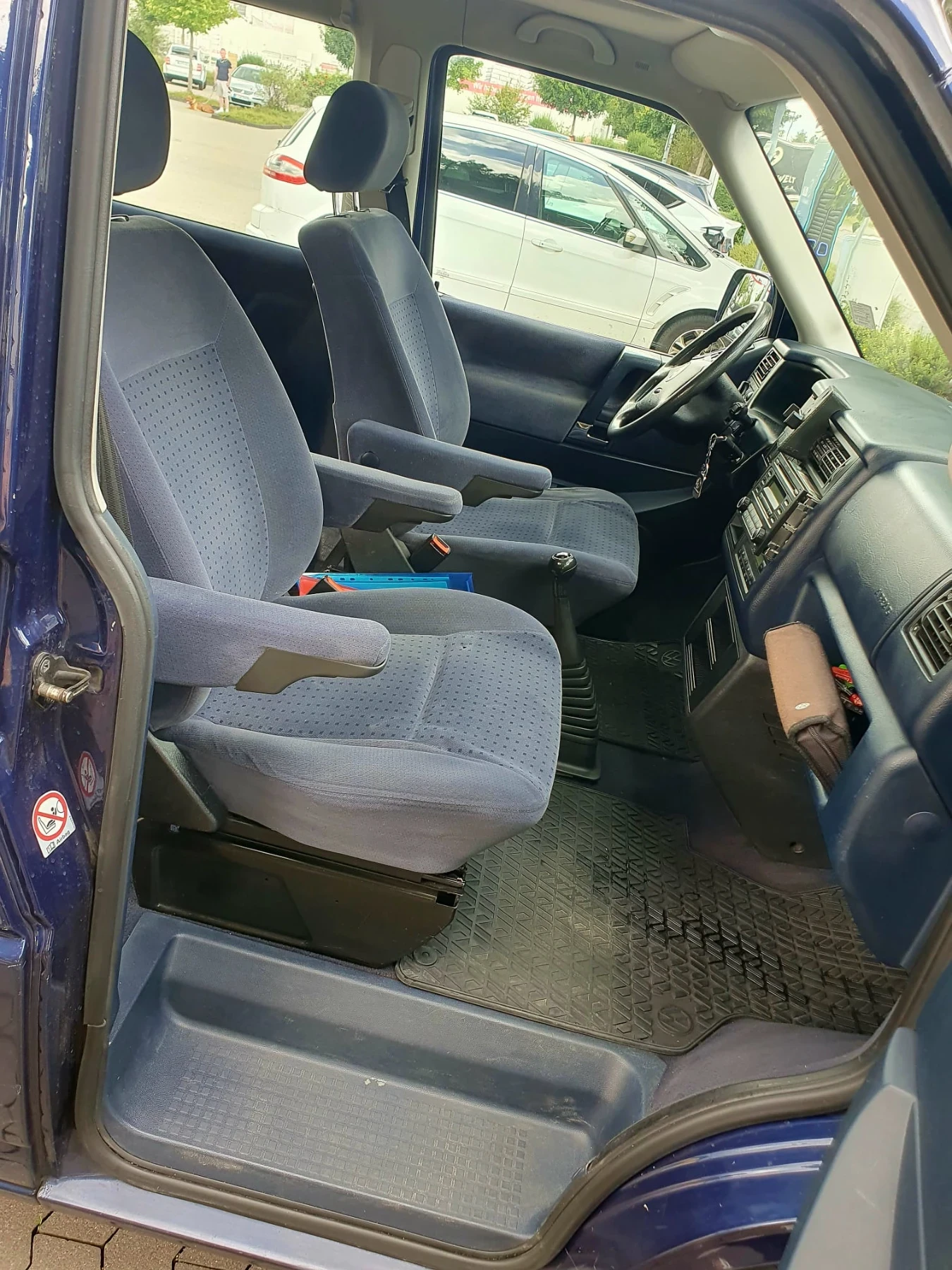 VW Caravelle  - изображение 10