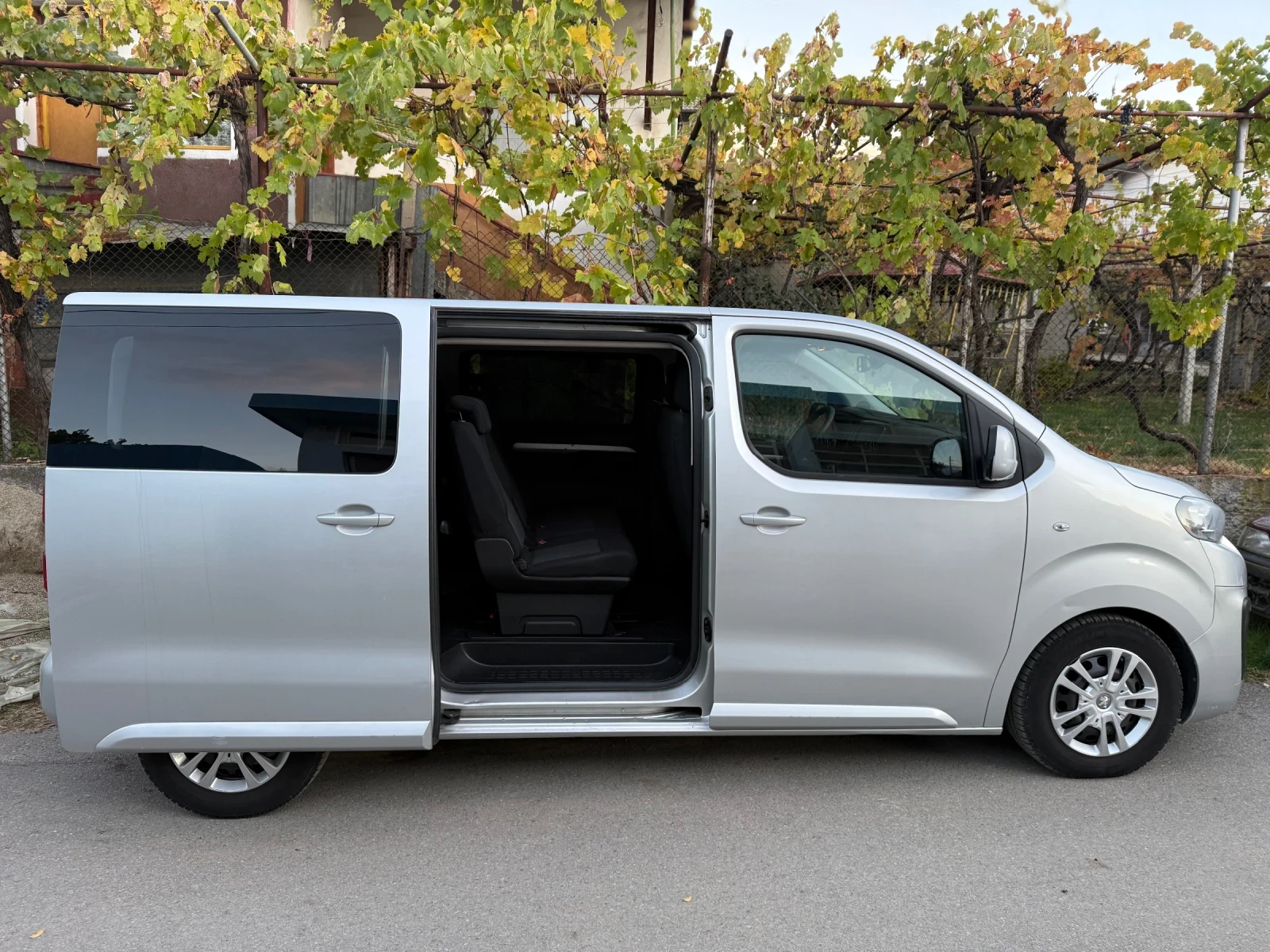 Peugeot Traveller 2.0HDI CarPlay, ���������� | Mobile.bg � ����������� 3