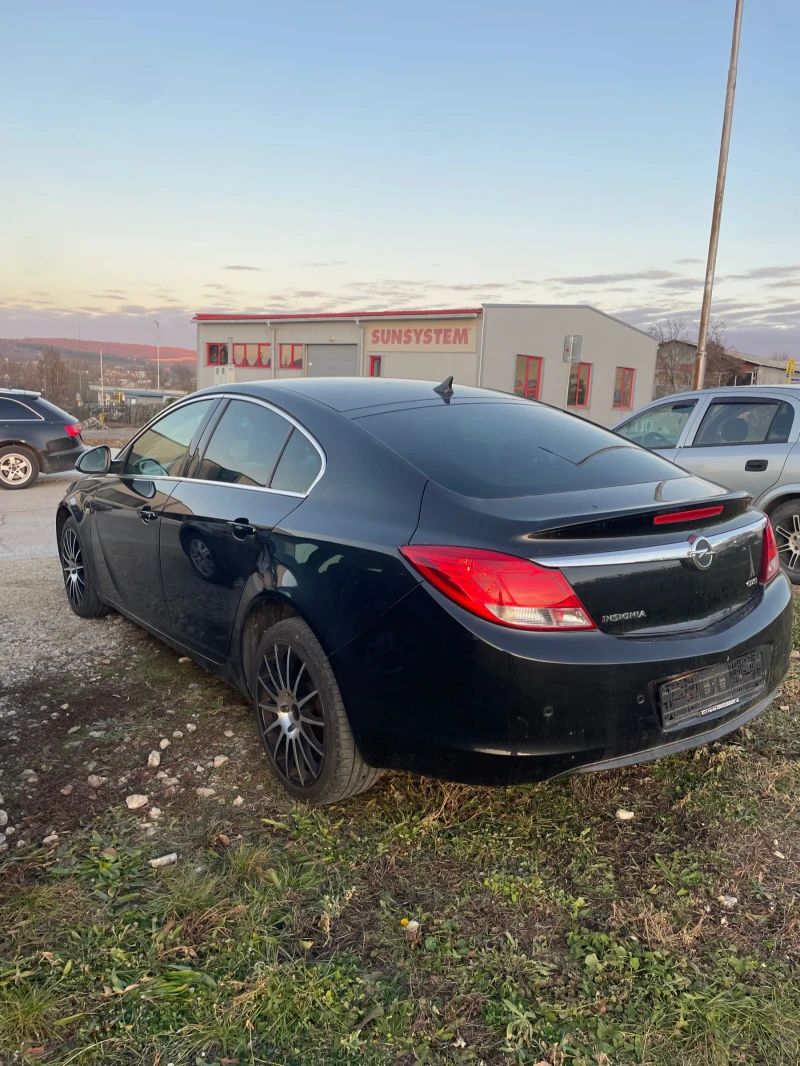 Opel Insignia, снимка 2 - Автомобили и джипове - 48181054