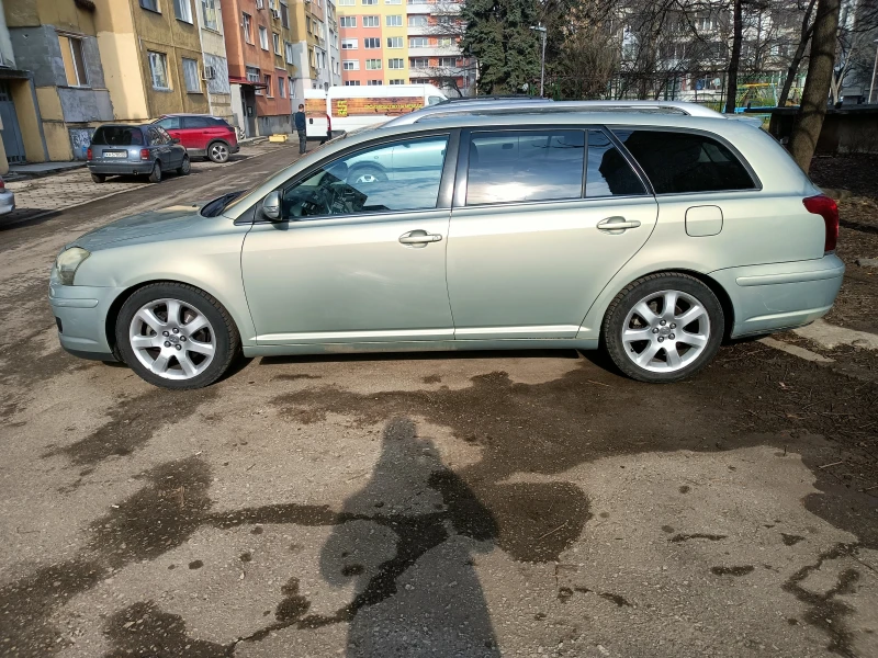 Toyota Avensis 2.0, снимка 8 - Автомобили и джипове - 49395425