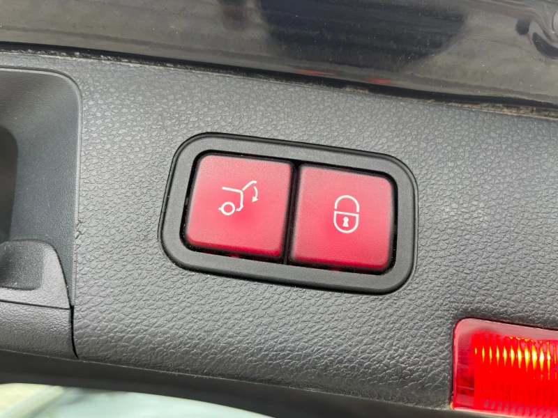 Mercedes-Benz C 250 CDI/FULL OPT/HARMON KARDON/KEYLESS/PANO/NAVI/KOJA, снимка 6 - Автомобили и джипове - 52016084