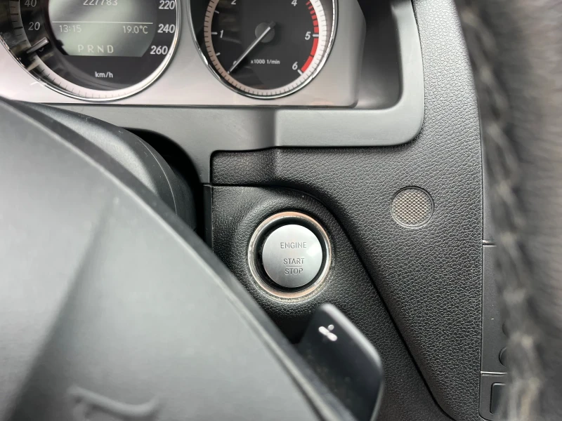 Mercedes-Benz C 250 CDI/FULL OPT/HARMON KARDON/KEYLESS/PANO/NAVI/KOJA, снимка 12 - Автомобили и джипове - 52016084
