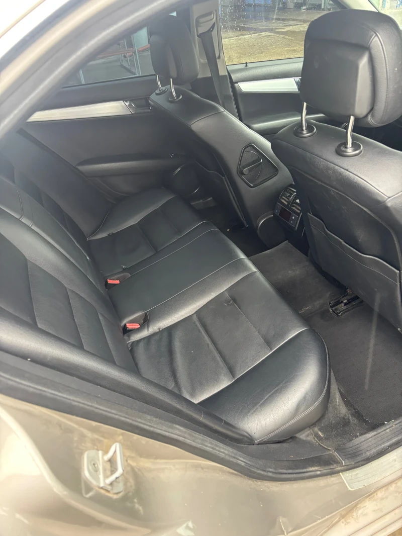 Mercedes-Benz C 220 2.2CDI, снимка 8 - Автомобили и джипове - 52633792