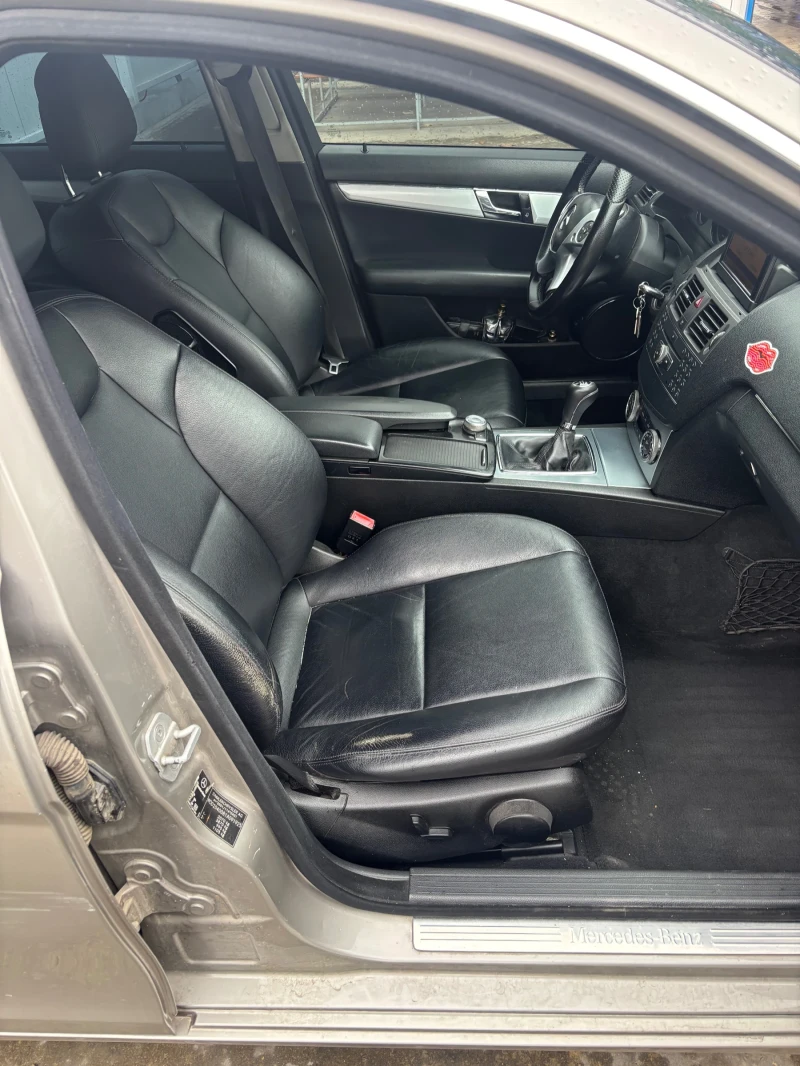 Mercedes-Benz C 220 2.2CDI, снимка 7 - Автомобили и джипове - 52633792