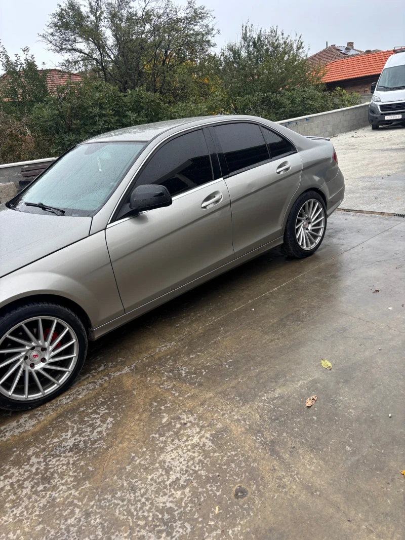 Mercedes-Benz C 220 2.2CDI, снимка 2 - Автомобили и джипове - 52633792