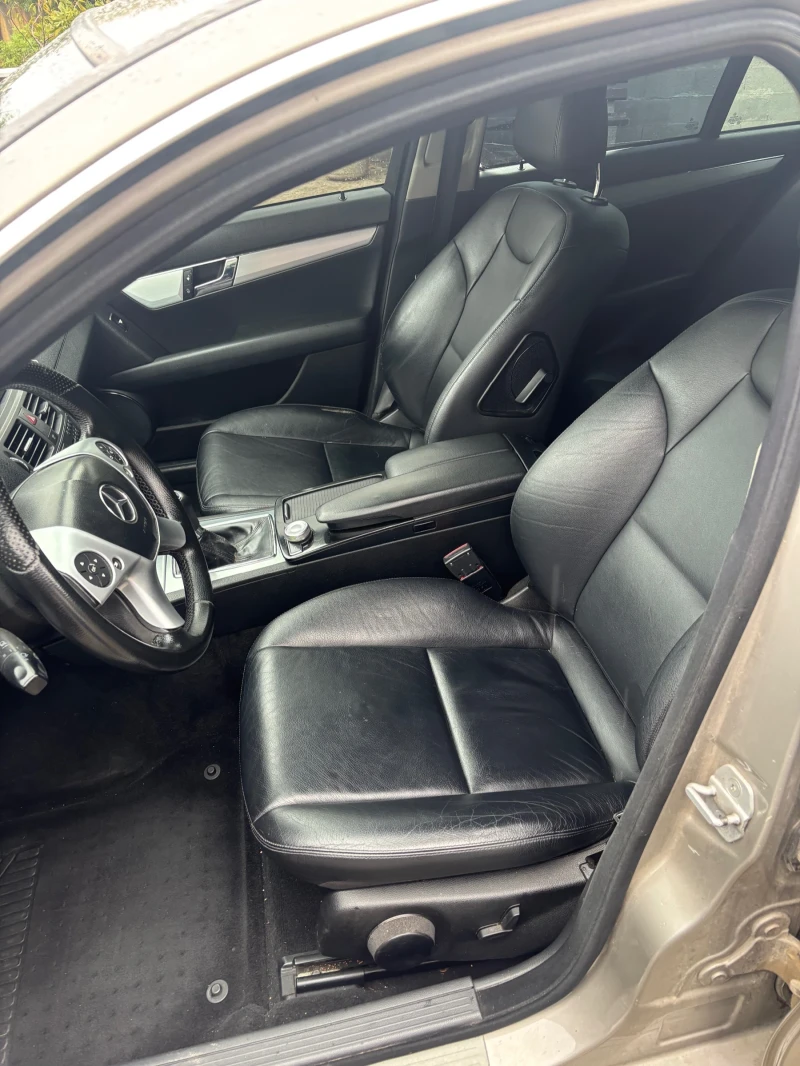 Mercedes-Benz C 220 2.2CDI, снимка 6 - Автомобили и джипове - 52633792