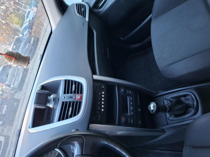 Peugeot 207 1.4 95 к.с., снимка 10 - Автомобили и джипове - 52404256