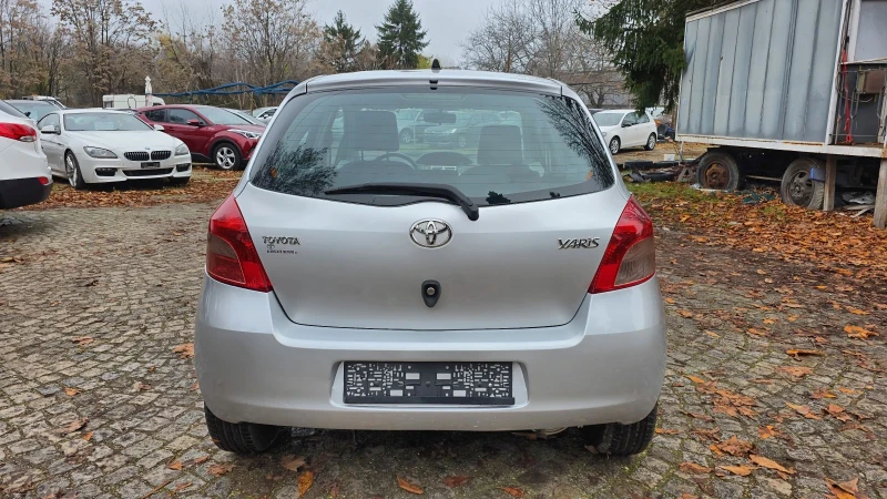 Toyota Yaris 1.0i 69k.c., снимка 6 - Автомобили и джипове - 52661854