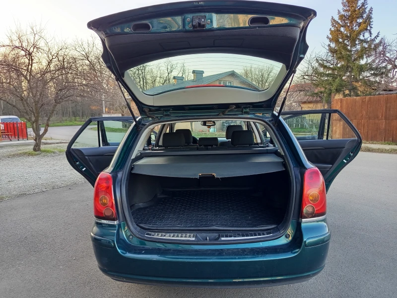 Toyota Avensis, снимка 10 - Автомобили и джипове - 52776037