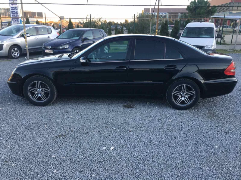 Mercedes-Benz E 200, снимка 3 - Автомобили и джипове - 52818456