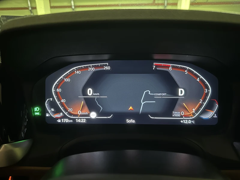 BMW 330 i xdrive, снимка 13 - Автомобили и джипове - 52979135