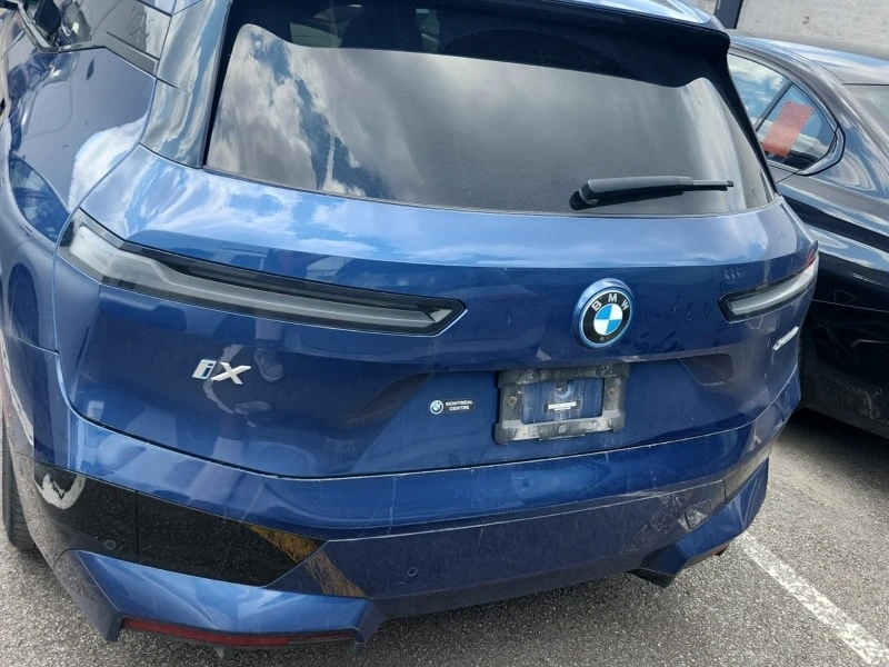 BMW iX * xDrive50 * ОБДУХВАНЕ * ЛАЗЕРИ * HARMAN , снимка 3 - Автомобили и джипове - 56068334