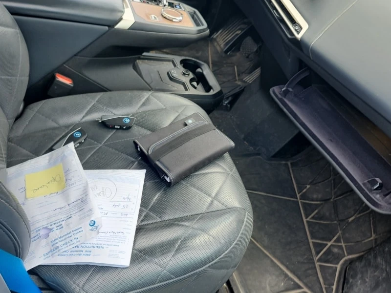 BMW iX * xDrive50 * ОБДУХВАНЕ * ЛАЗЕРИ * HARMAN , снимка 17 - Автомобили и джипове - 56068334