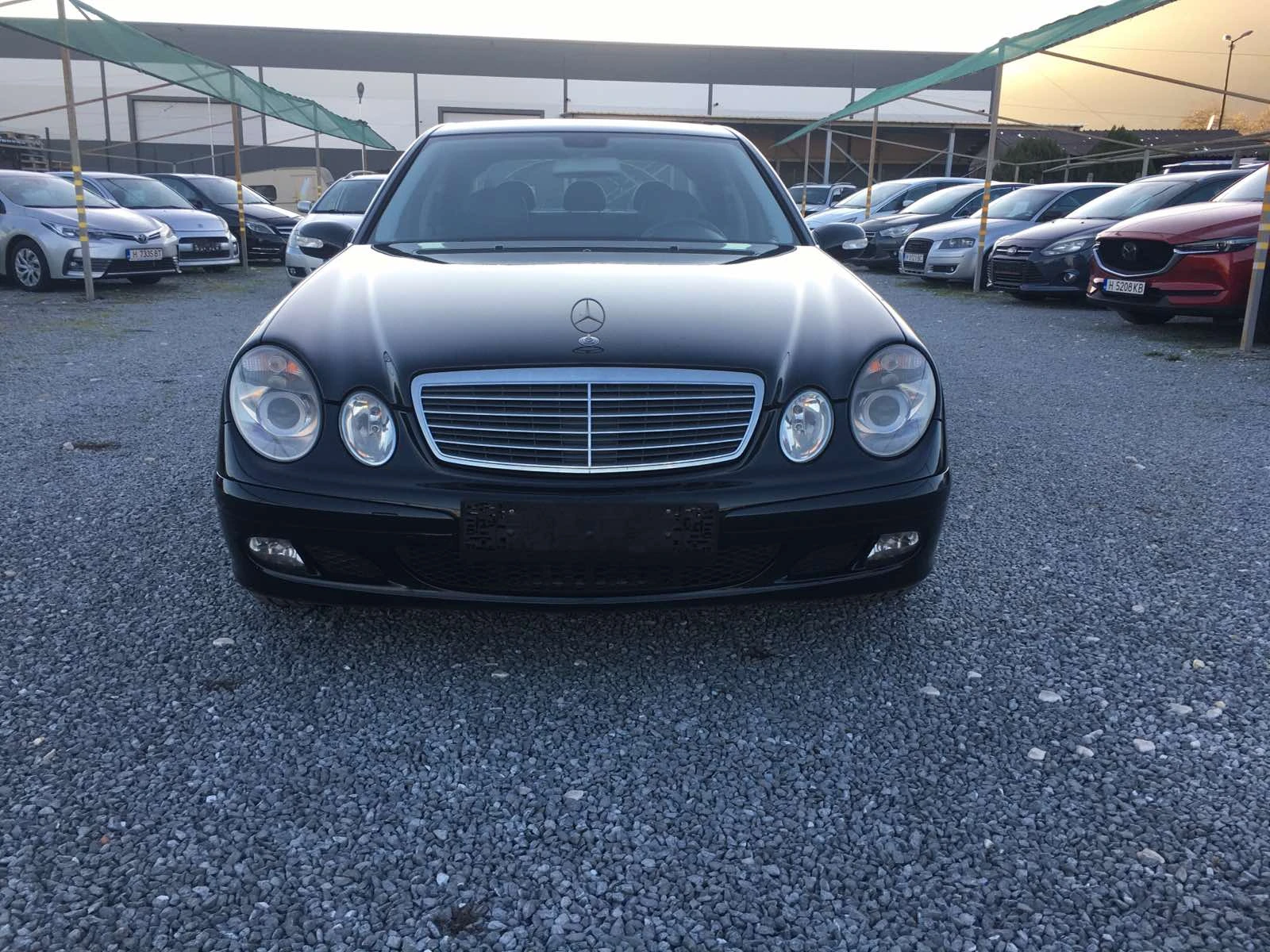 Mercedes-Benz E 200, снимка 1