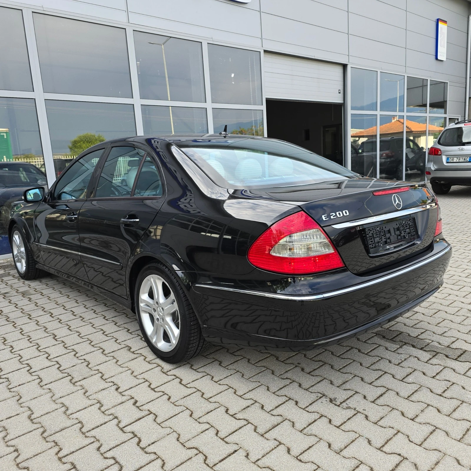 Mercedes-Benz E 200 LPG* DESIGNO* AVANTGARDE!! - изображение 8