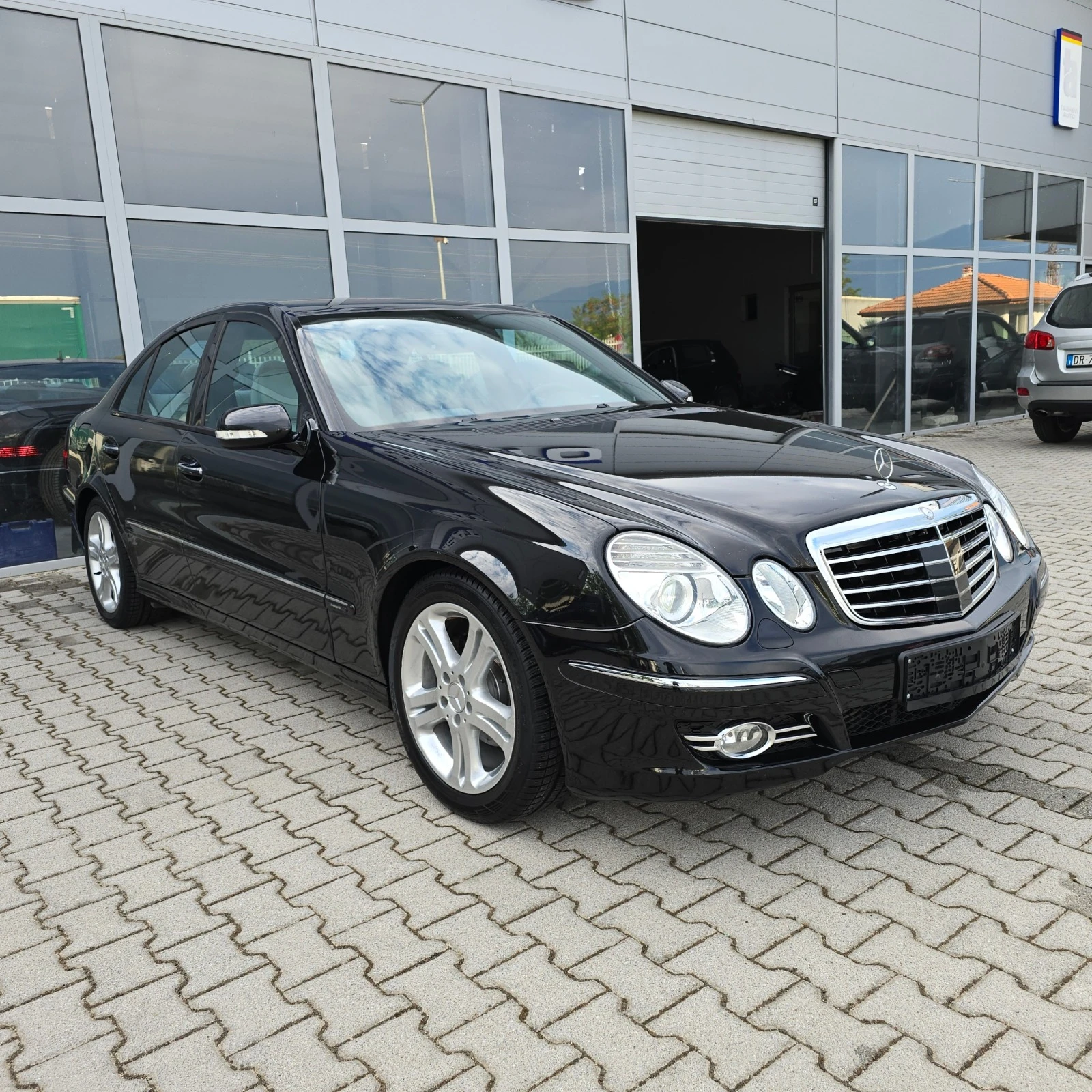 Mercedes-Benz E 200 LPG* DESIGNO* AVANTGARDE!! - изображение 2