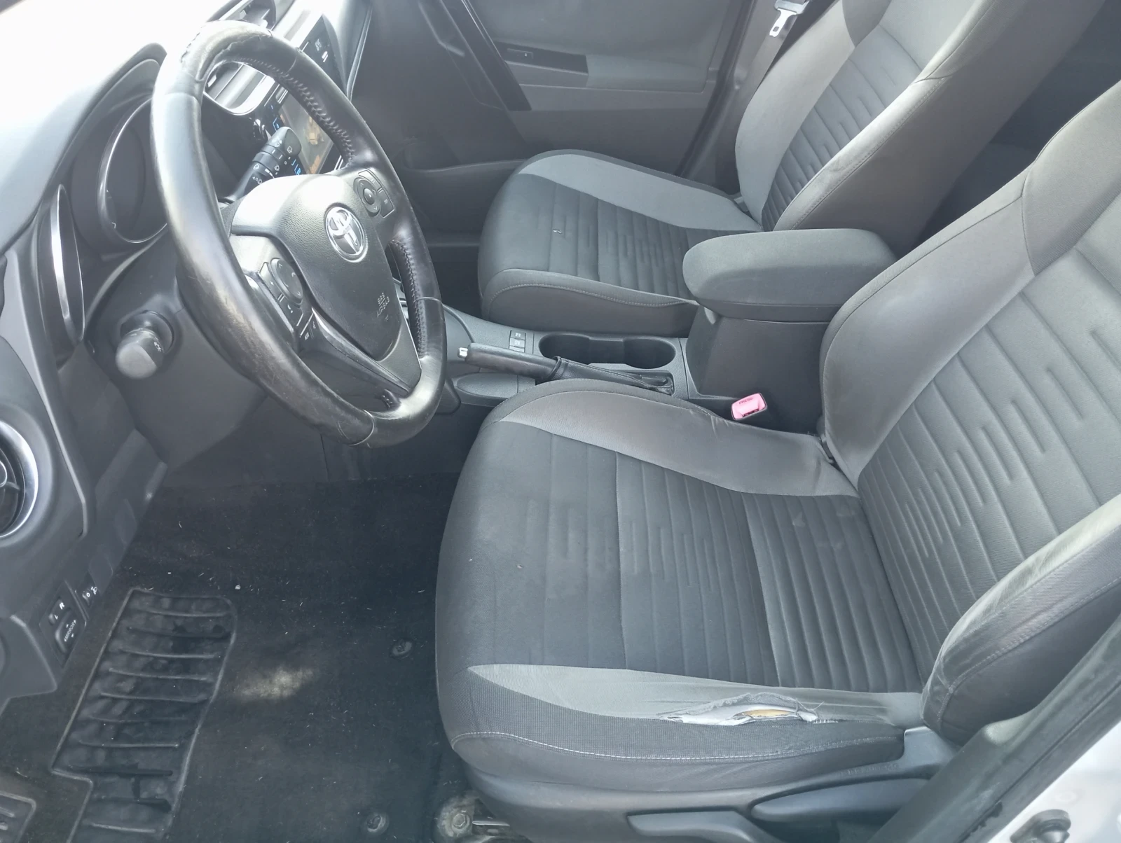 Toyota Auris   | Mobile.bg   8