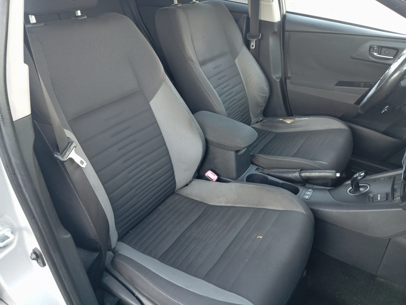 Toyota Auris   | Mobile.bg   10