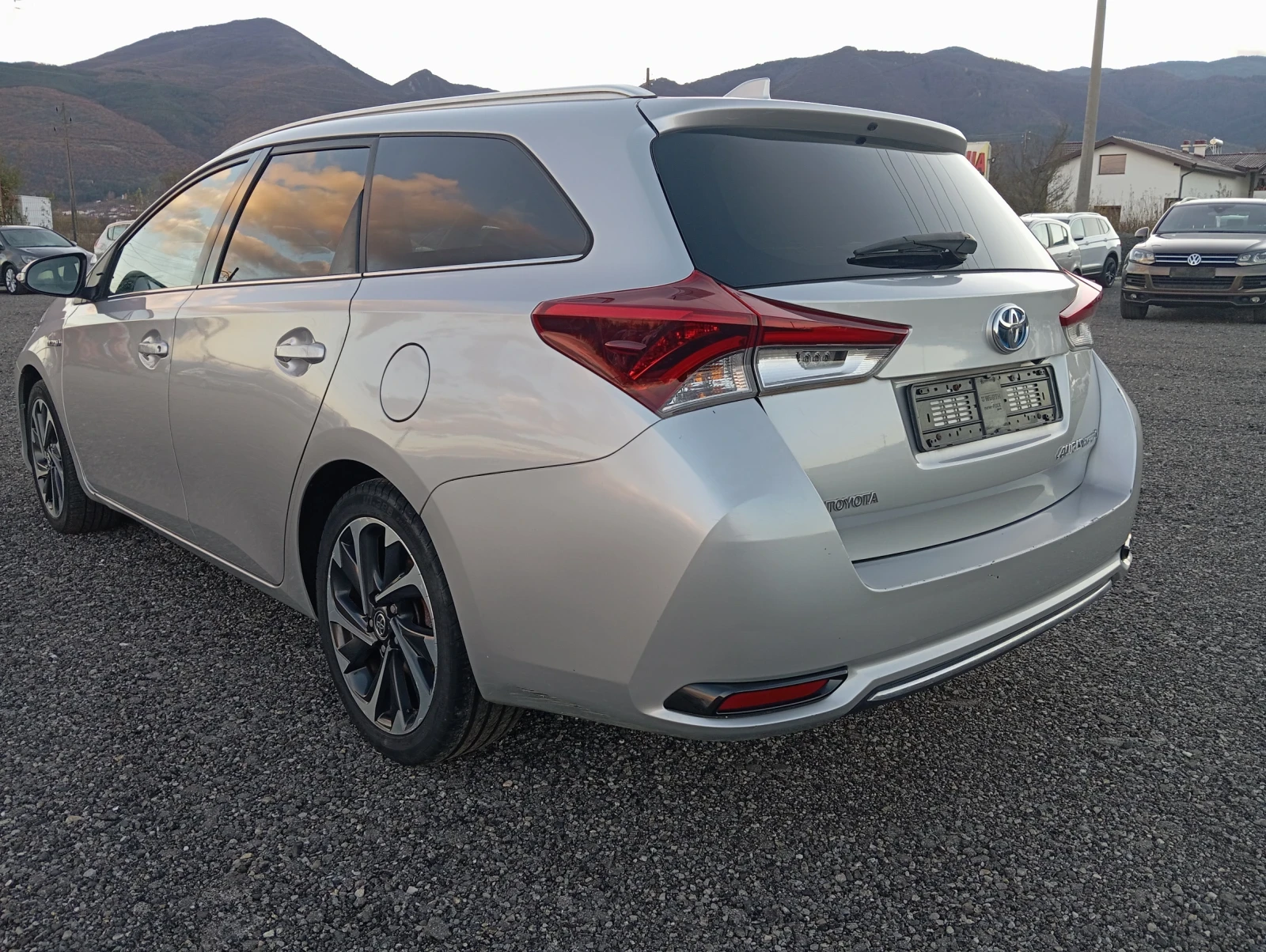 Toyota Auris   | Mobile.bg   4