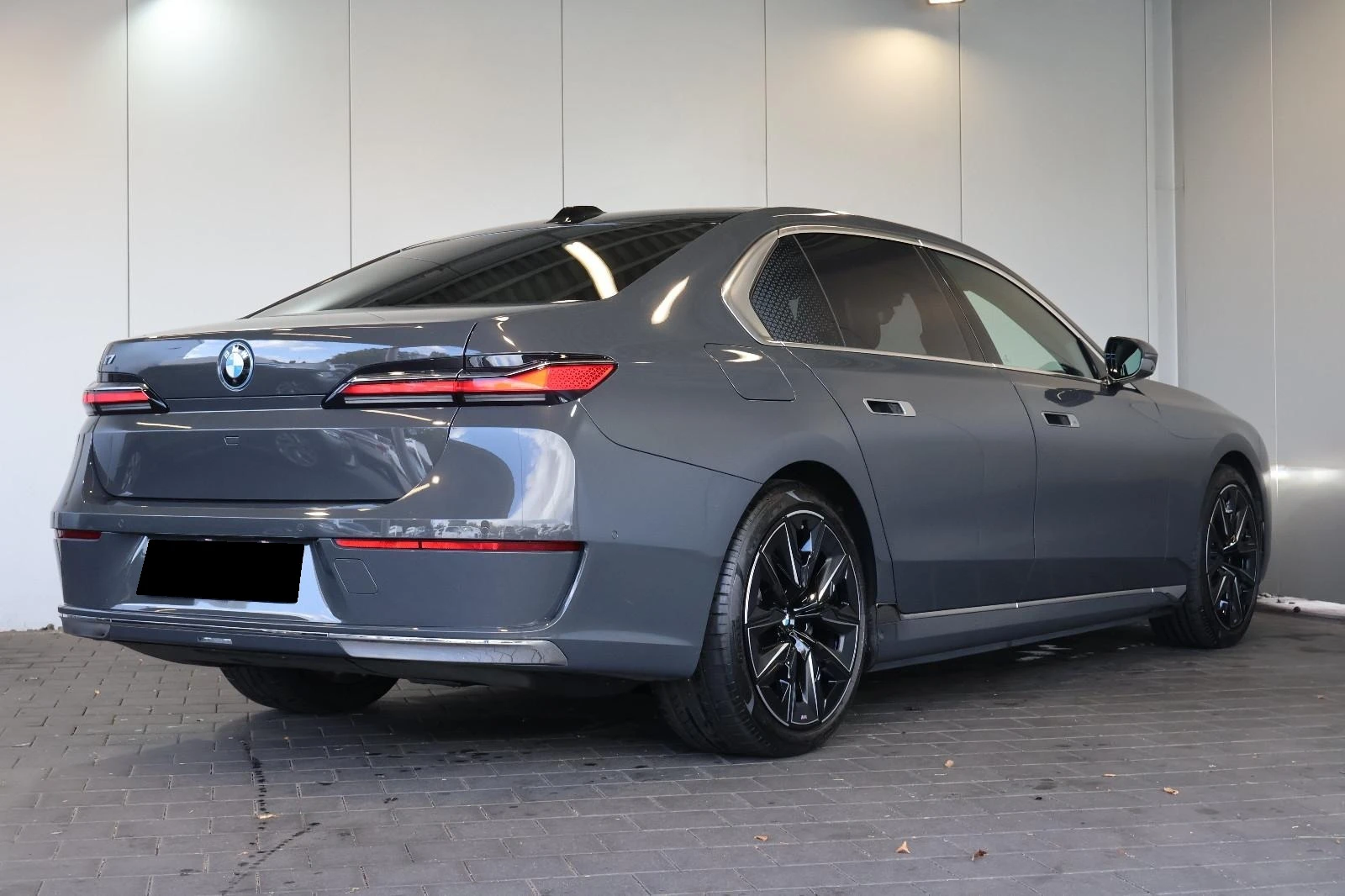 BMW i7 xDrive60/THEATRE SCREEN/CARBON/B&W/ICONIC GLOW/360 - изображение 6