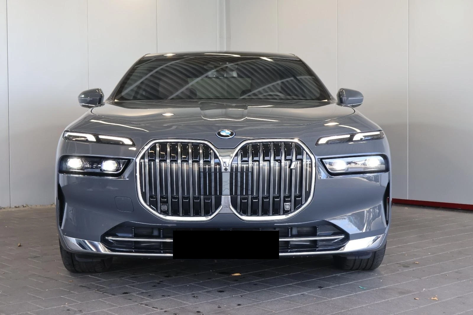 BMW i7 xDrive60/THEATRE SCREEN/CARBON/B&W/ICONIC GLOW/360 - изображение 2