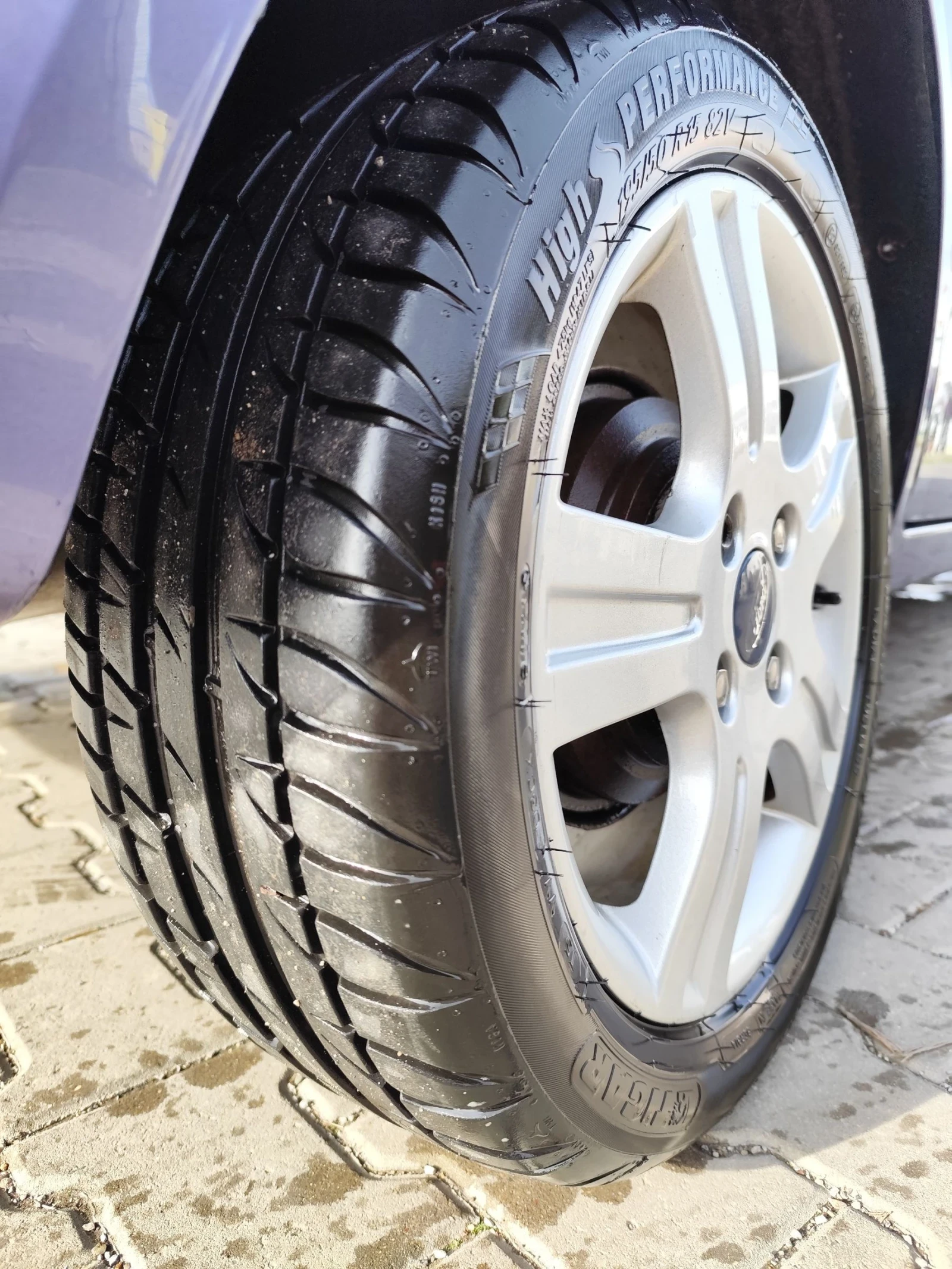 Ford Fiesta SWISS - изображение 9