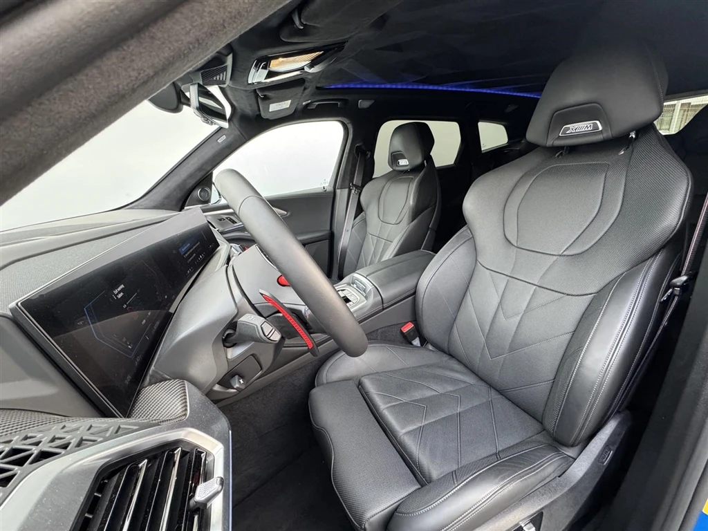 BMW XM  - изображение 9