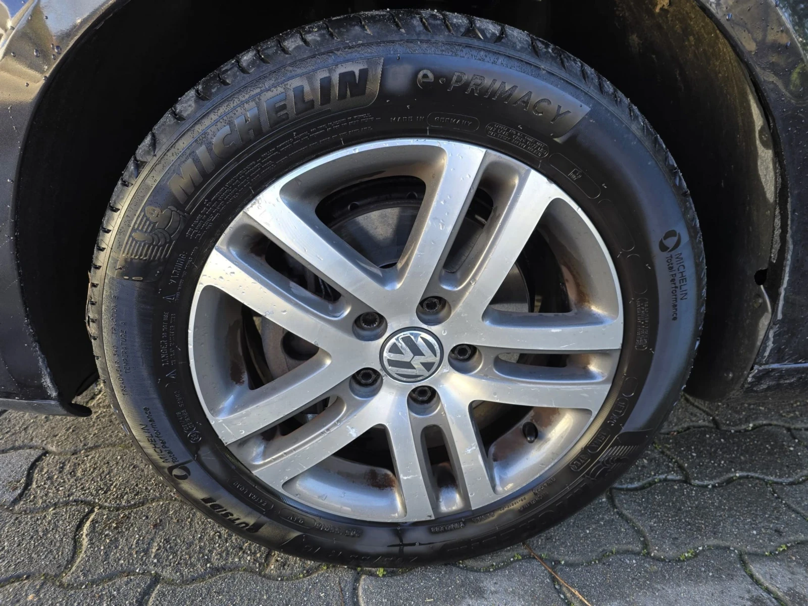 VW Touran Бензин/Газ, снимка 9 - Автомобили и джипове - 53843939