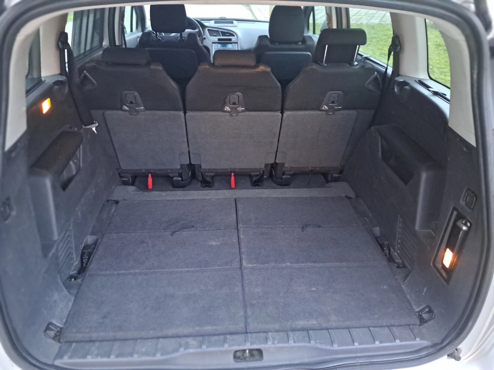 Peugeot 5008, снимка 8 - Автомобили и джипове - 54017838