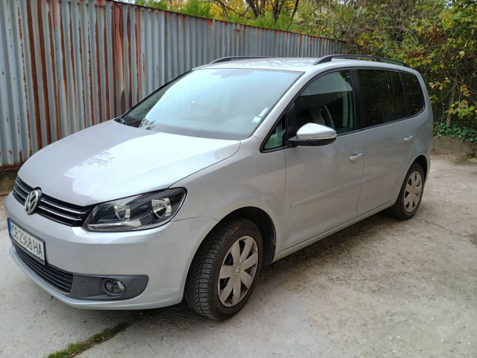 VW Touran, снимка 2 - Автомобили и джипове - 54031934