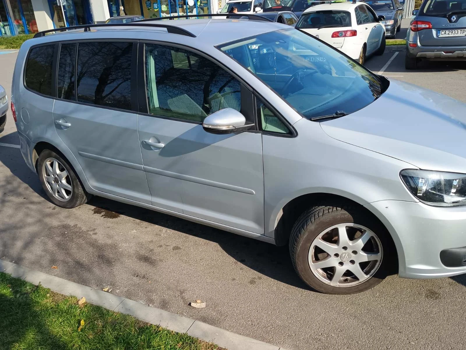 VW Touran, снимка 5 - Автомобили и джипове - 54031934