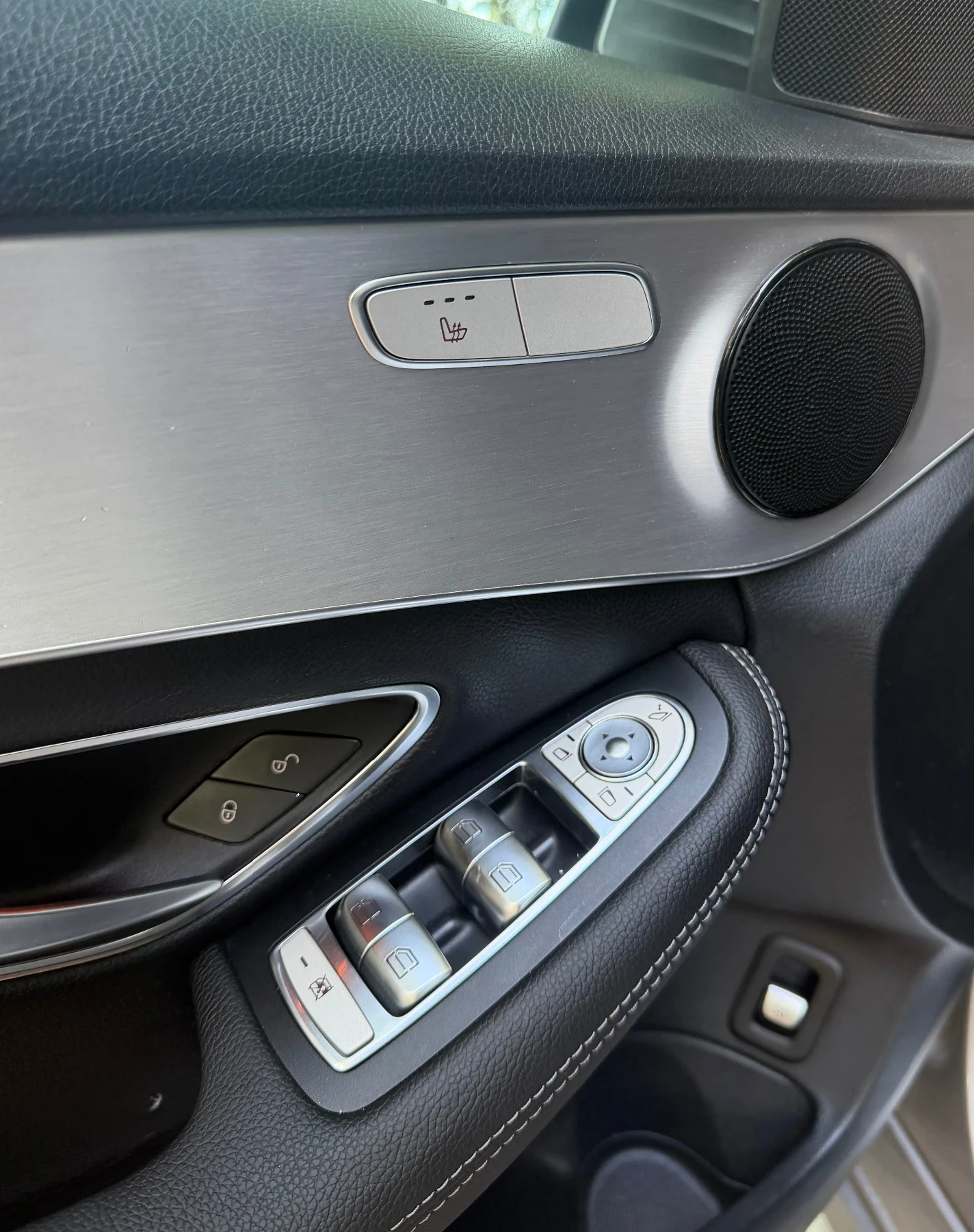 Mercedes-Benz C 220 AMG LINE/DIGITAL/CarPlay/9G-Tronic, снимка 12 - Автомобили и джипове - 55052222