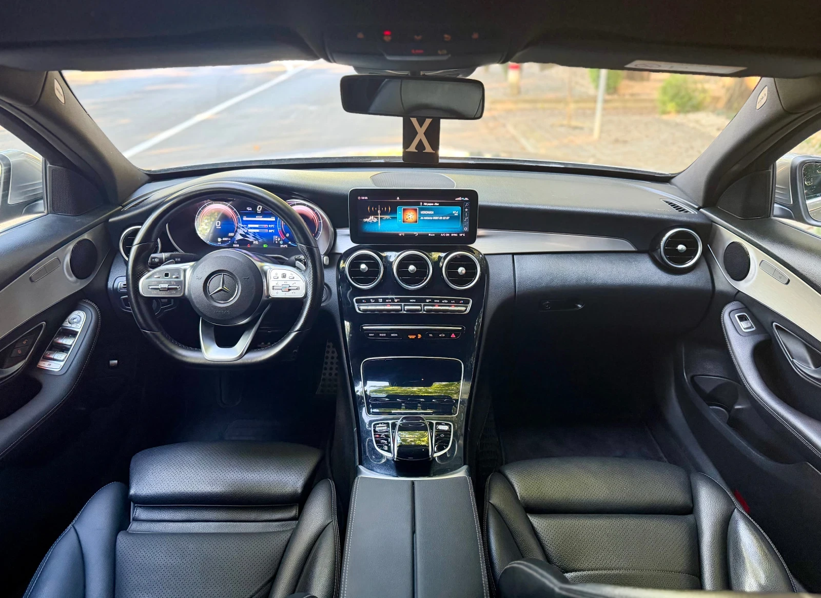 Mercedes-Benz C 220 AMG LINE/DIGITAL/CarPlay/9G-Tronic, снимка 7 - Автомобили и джипове - 55052222