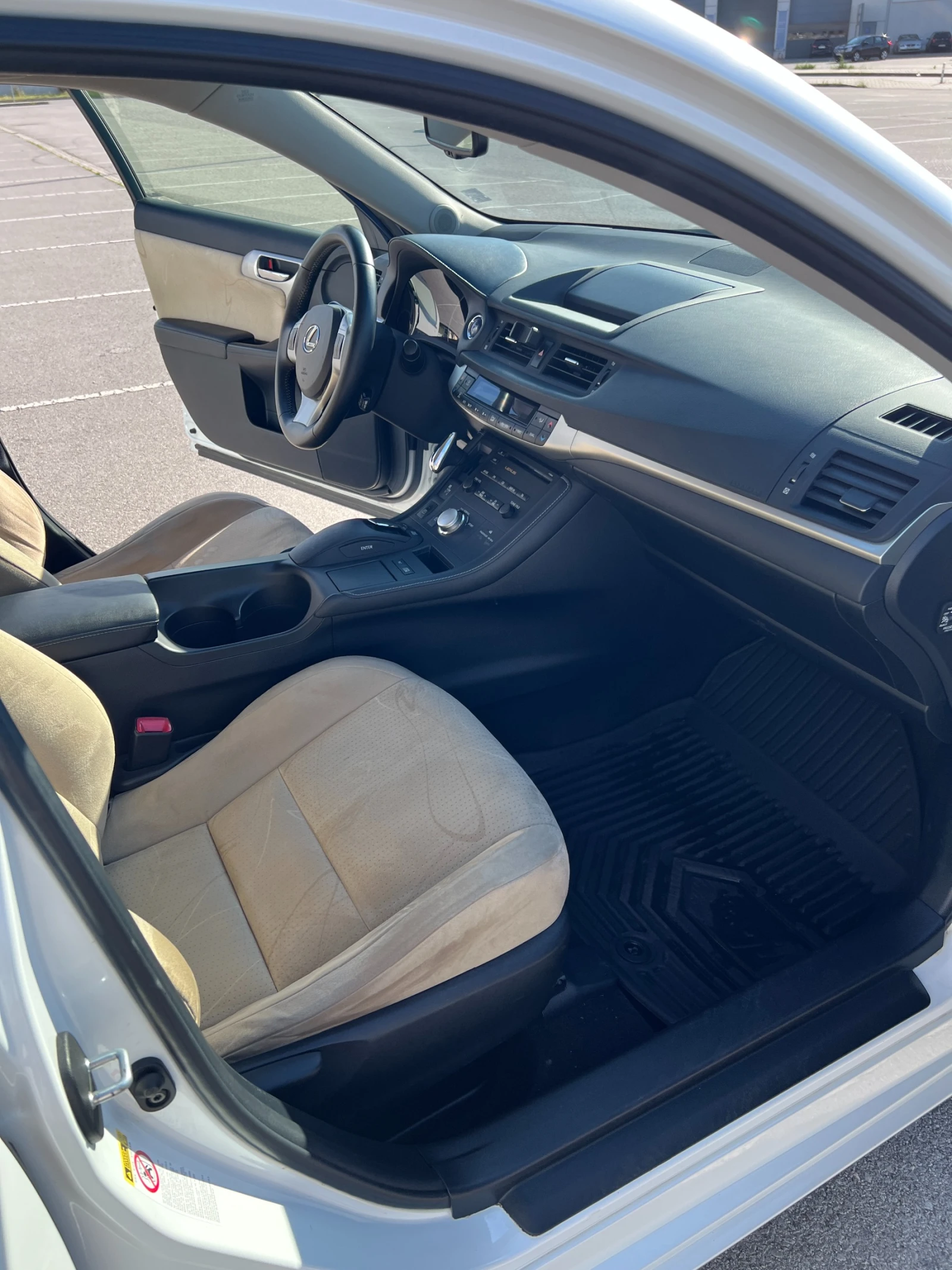 Lexus CT 200h, снимка 12 - Автомобили и джипове - 55136099