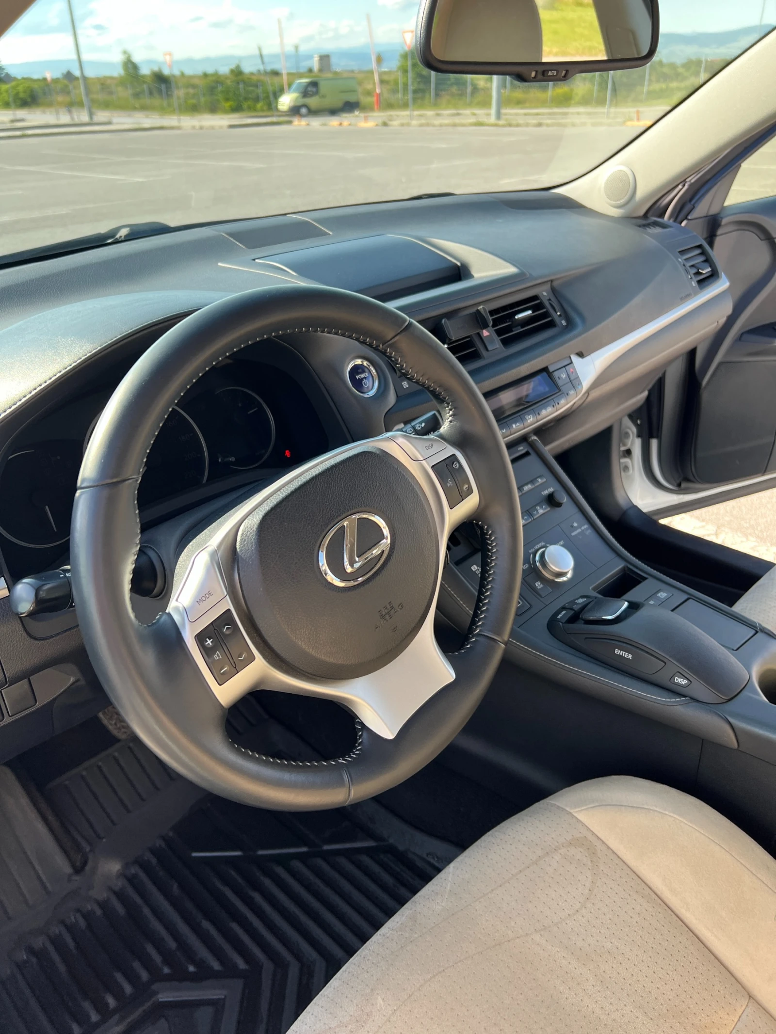Lexus CT 200h, снимка 8 - Автомобили и джипове - 55136099