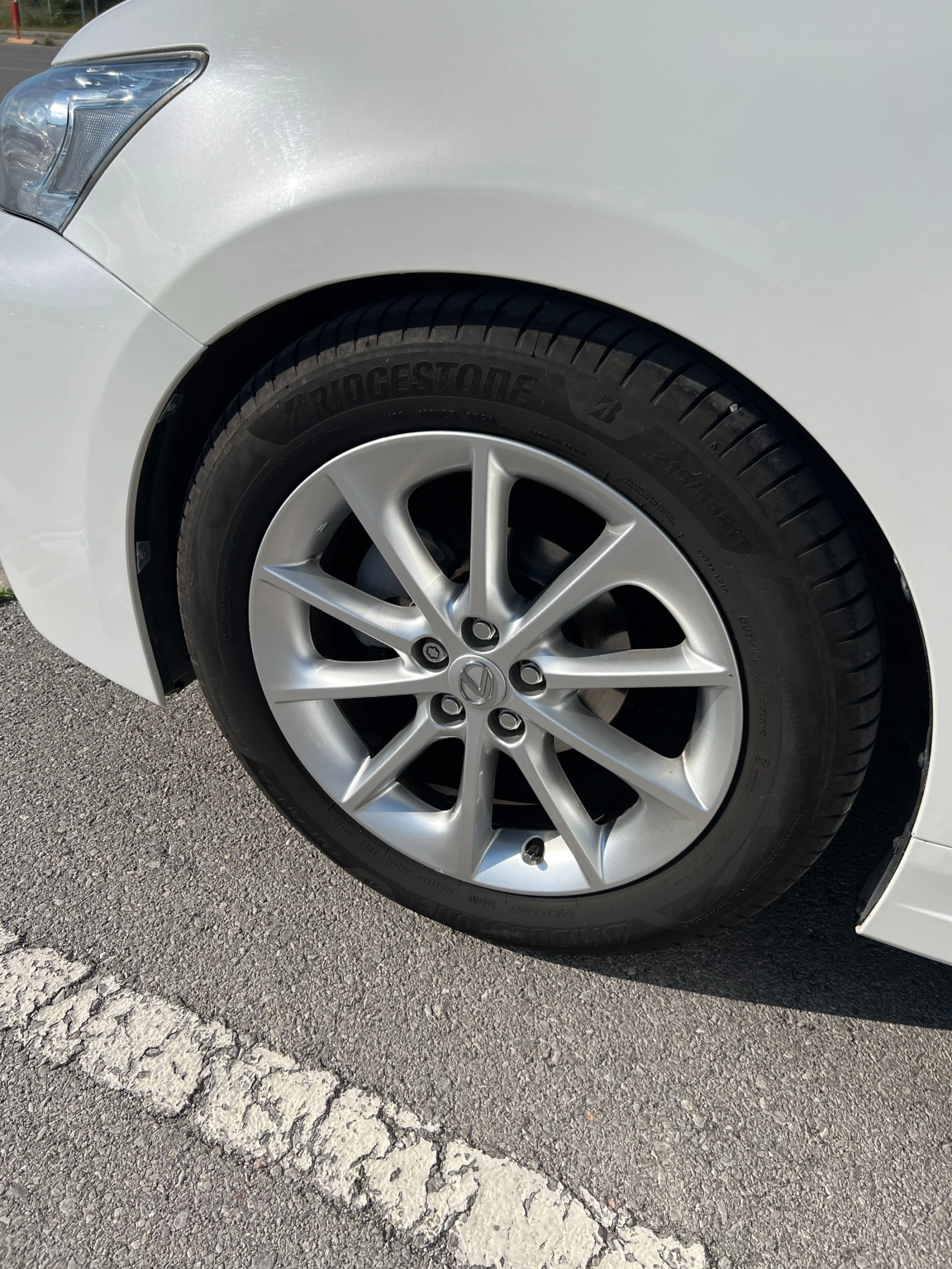 Lexus CT 200h, снимка 13 - Автомобили и джипове - 55136099