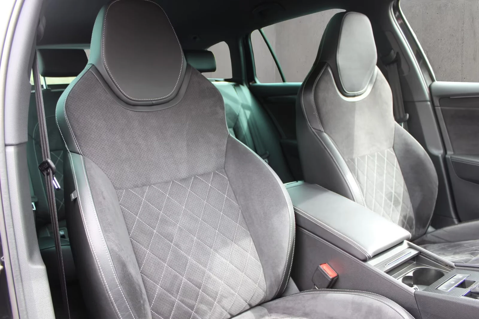 Skoda Superb 2.0/200HP/SPORTLINE/CAM/MATRIX/NAVI/571z, снимка 9 - Автомобили и джипове - 55220612