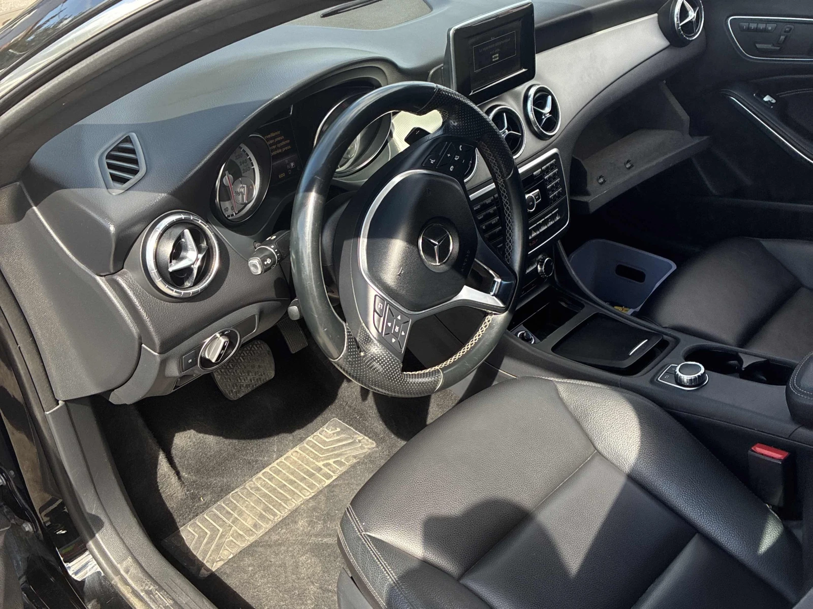 Mercedes-Benz CLA 250, снимка 5 - Автомобили и джипове - 55702627