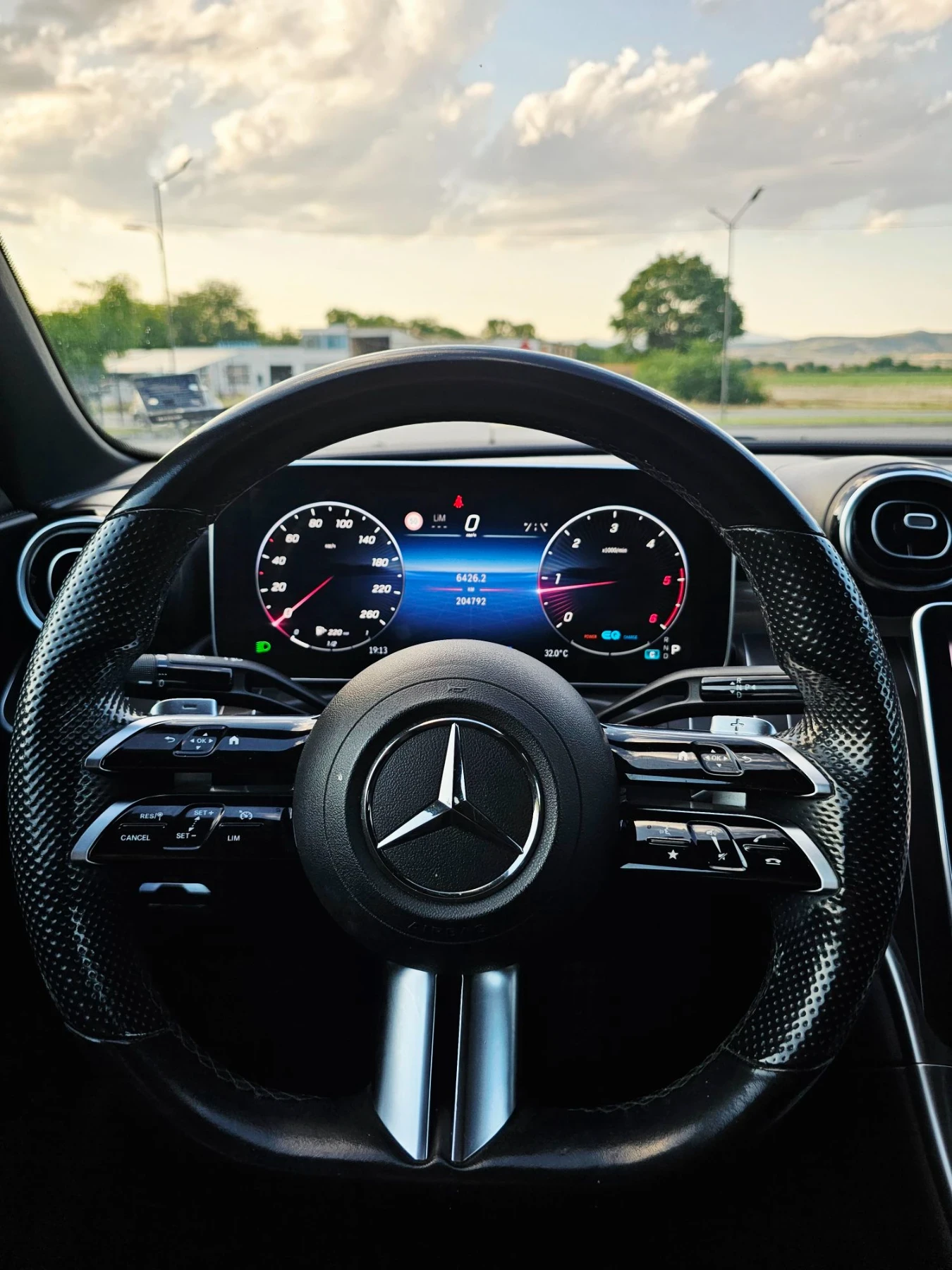 Mercedes-Benz C 220 CDI * AMG LINE * 9G * FULL LED, снимка 15 - Автомобили и джипове - 55780837