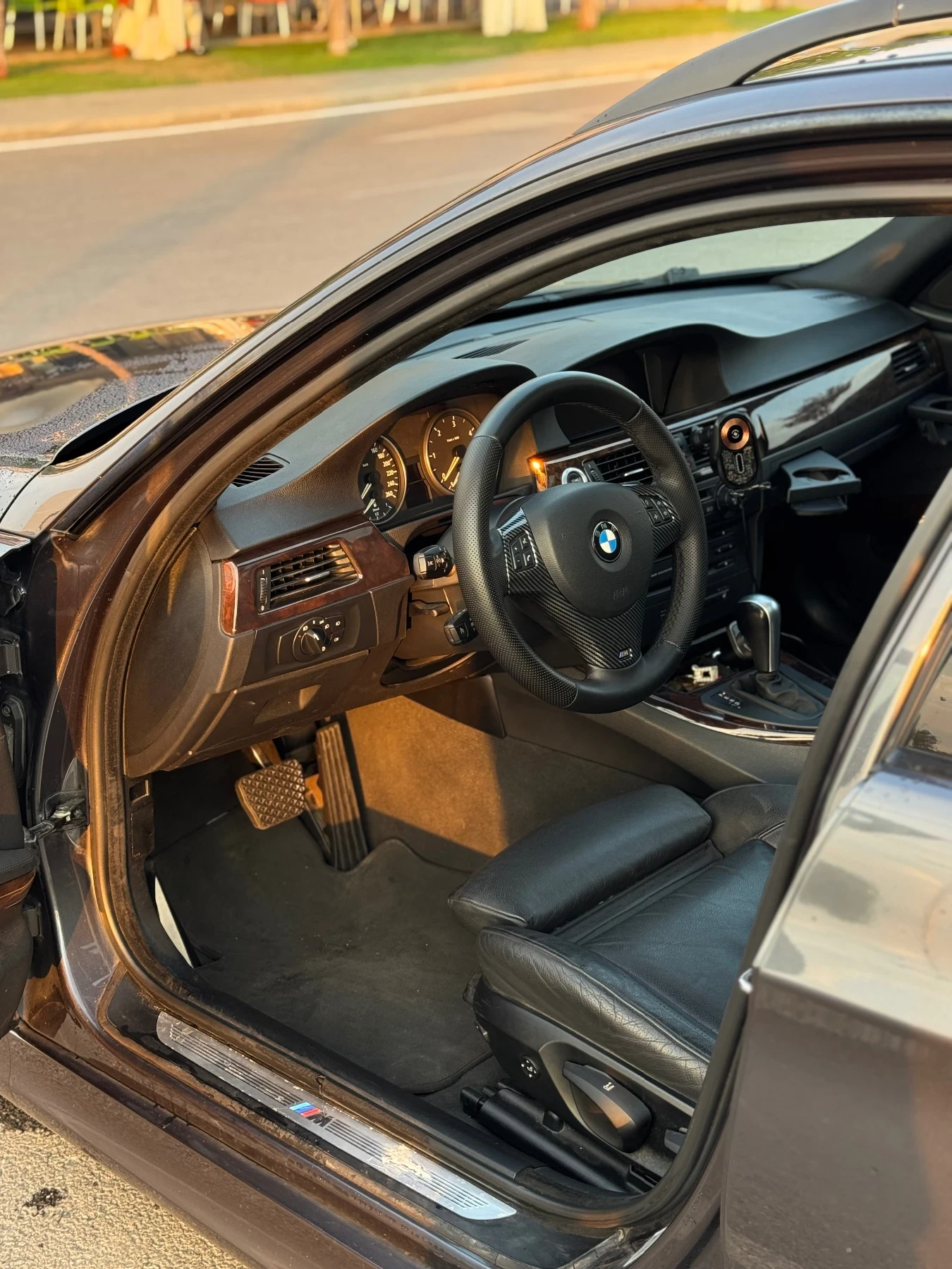 BMW 330, снимка 8 - Автомобили и джипове - 56010239