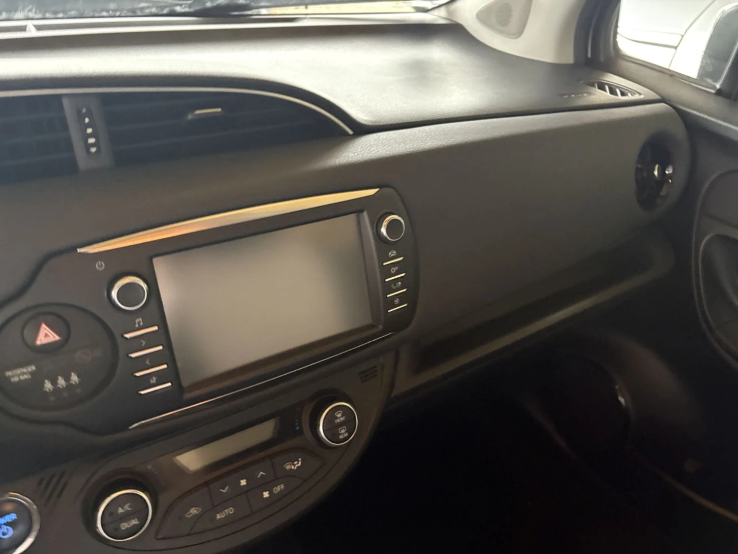 Toyota Yaris 1.5 ������ | Mobile.bg � ����������� 8