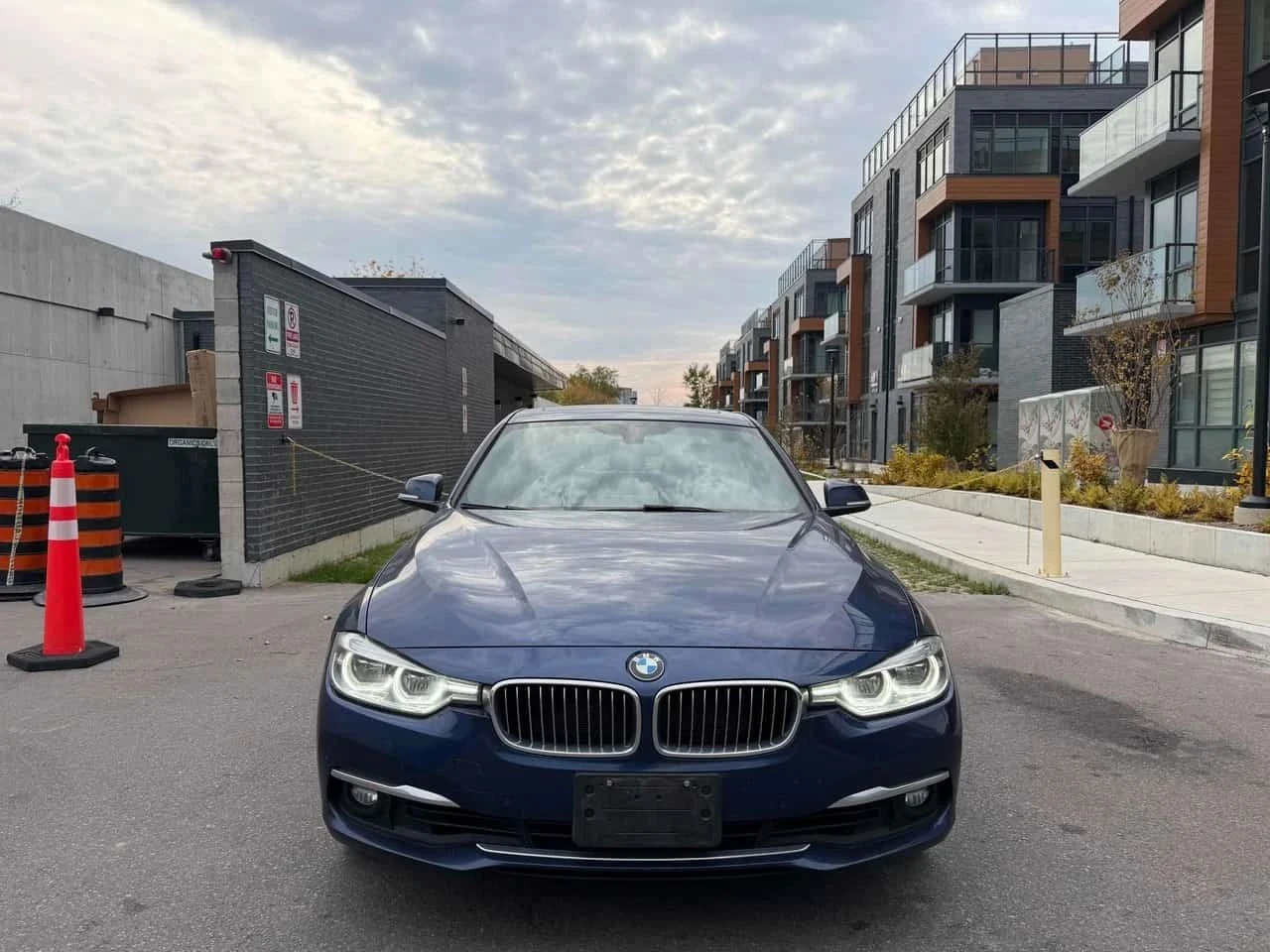 BMW 330, снимка 2 - Автомобили и джипове - 56731904
