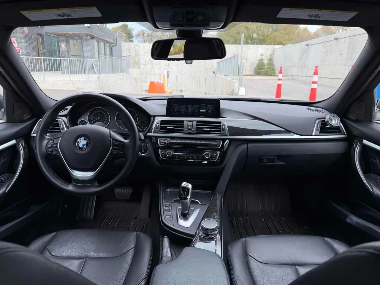 BMW 330, снимка 10 - Автомобили и джипове - 56731904