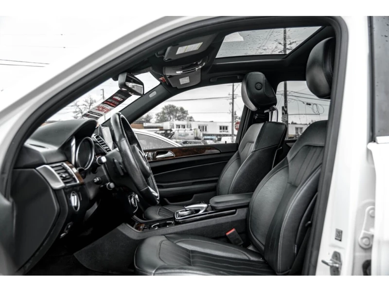 Mercedes-Benz GLE 400 2017 * CARFAX* АВТОФИНАНСИРАНЕ* Цена до България* , снимка 11 - Автомобили и джипове - 52900043