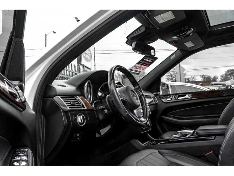 Mercedes-Benz GLE 400 2017 * CARFAX* АВТОФИНАНСИРАНЕ* Цена до България* , снимка 9 - Автомобили и джипове - 52900043