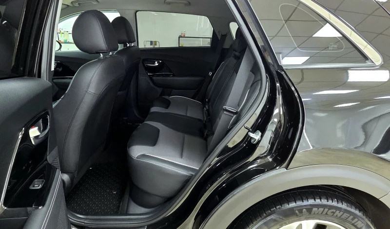 Kia Niro 12.2021/Face lift/ГАРАНЦИЯ/Пълна СЕРВИЗНА ИСТОРИЯ, снимка 8 - Автомобили и джипове - 53012263